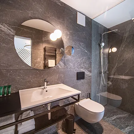 Hotell Cad 4*